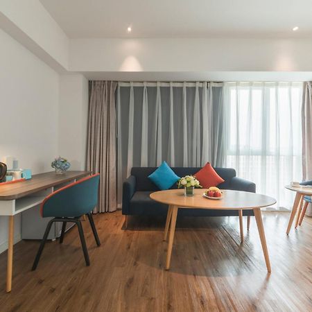 Holiday Inn Express Qingdao Chengyang Central By Ihg Exterior foto